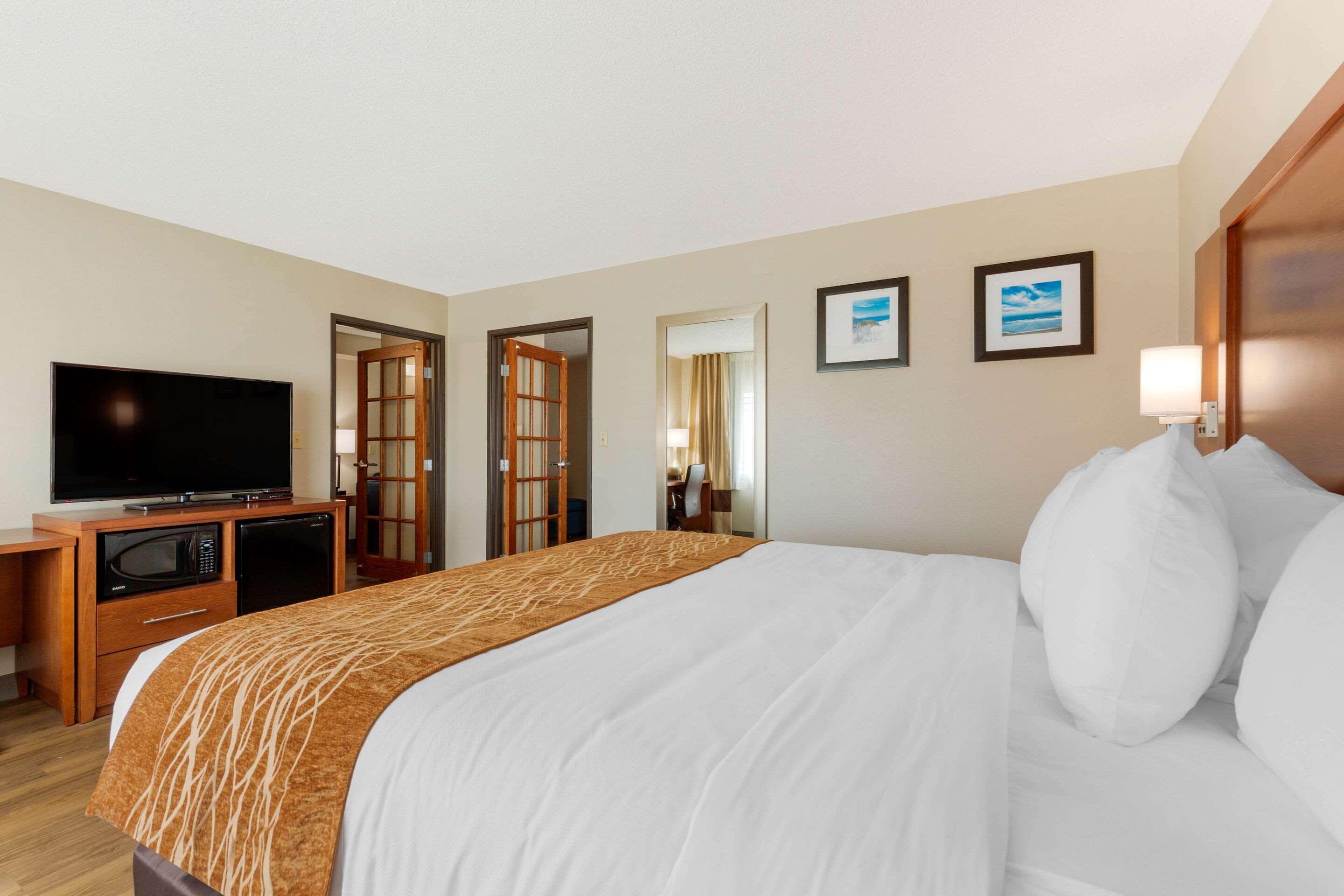 Comfort Inn & Suites Milford Extérieur photo